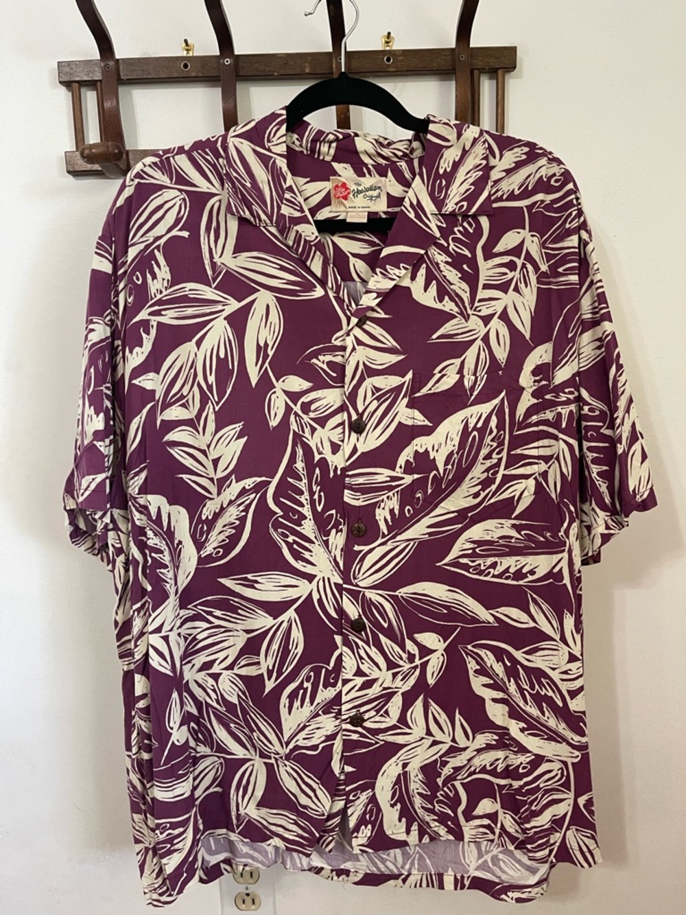 Vintage Hilo Hattie purple Hawaiian shirt